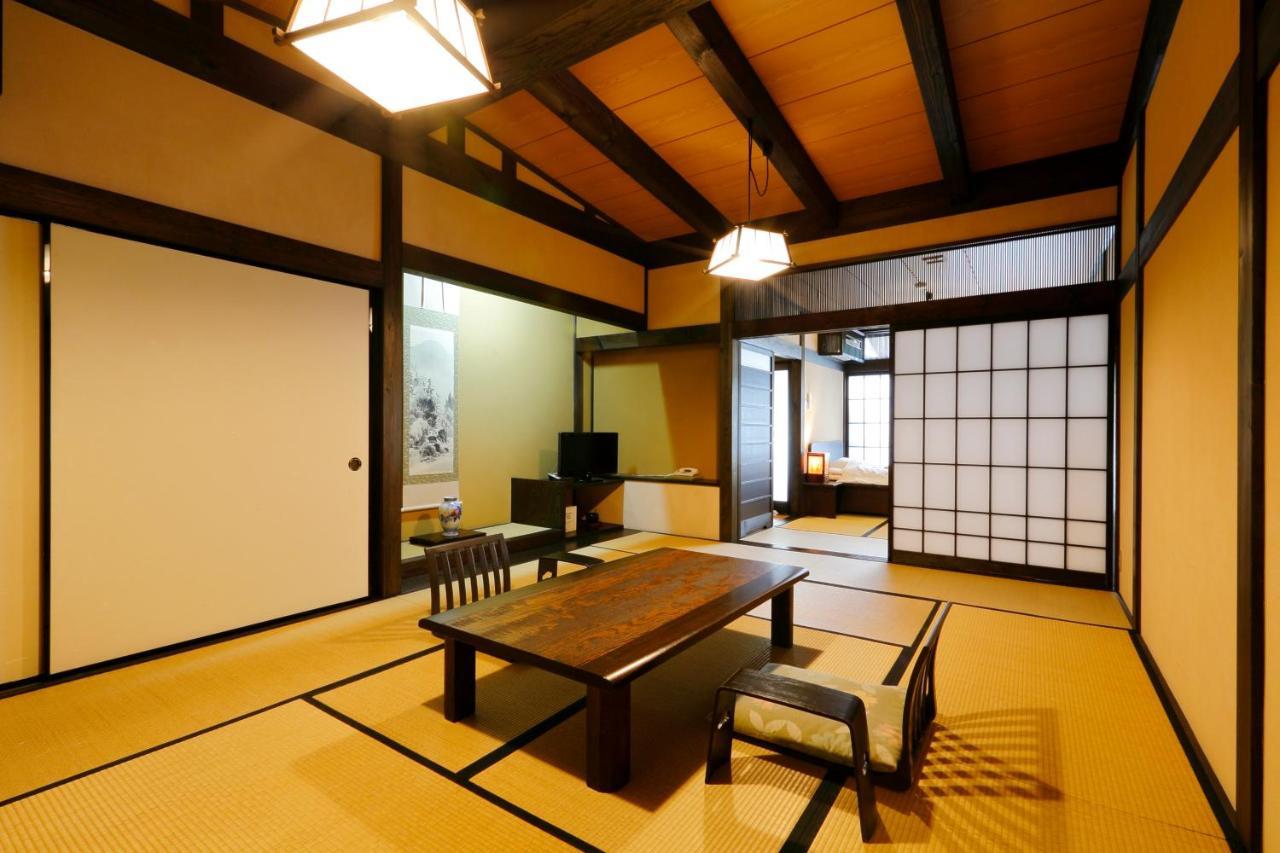 Okada Ryokan Warakutei Takayama  Exterior photo