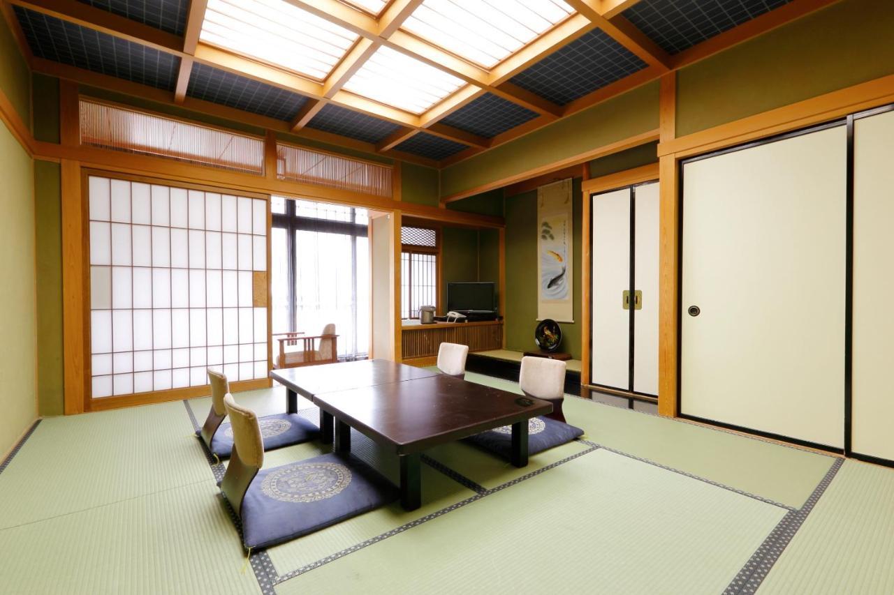 Okada Ryokan Warakutei Takayama  Exterior photo